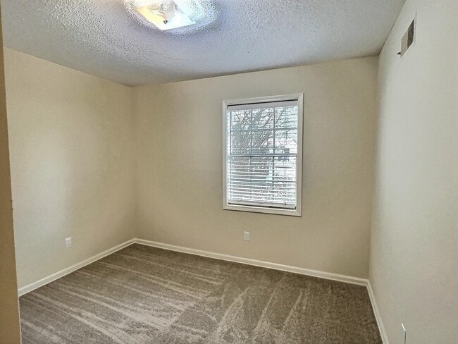 Building Photo - 514 Jeffrey Ln