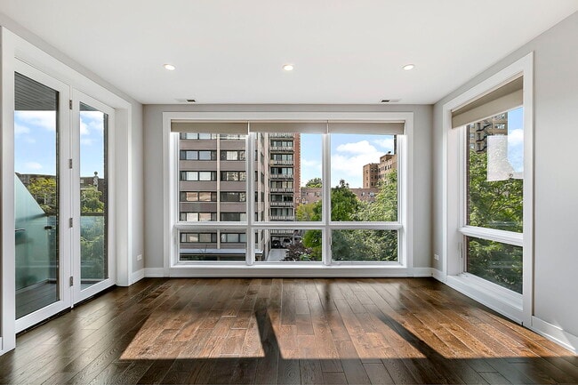 Building Photo - 6157 N Kenmore Ave
