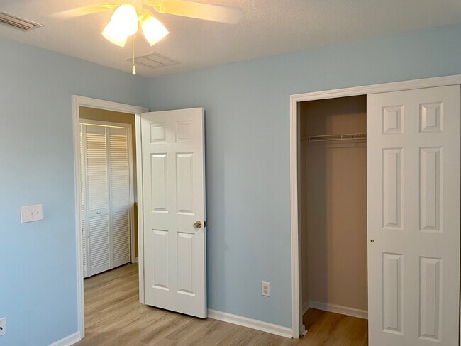 Building Photo - 300 Volterra Plz