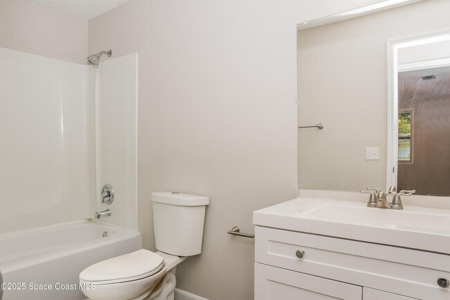 Building Photo - 3216 1st Pl