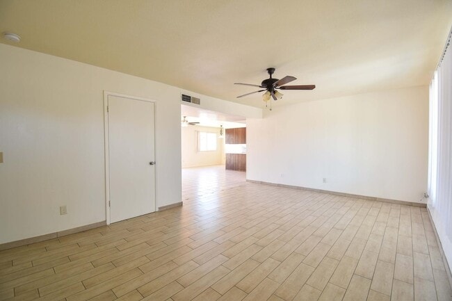 Building Photo - 6819 N 64th Ave