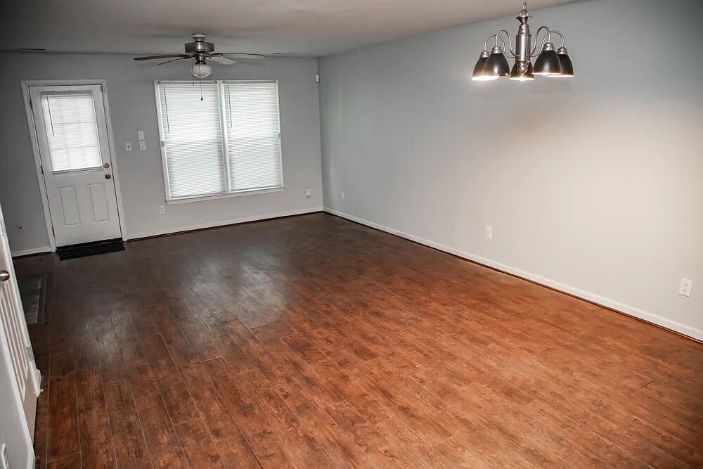 Building Photo - Room in Townhome on Bona Ct