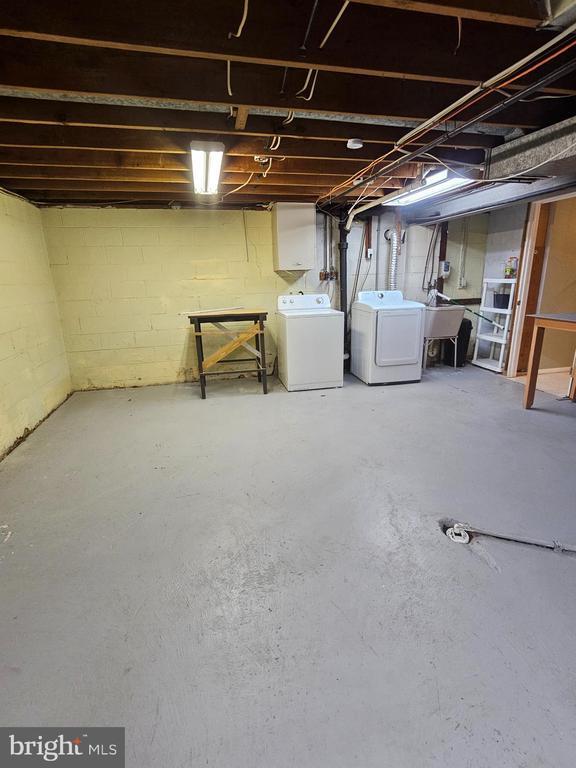 Building Photo - 21 Dawes Dr