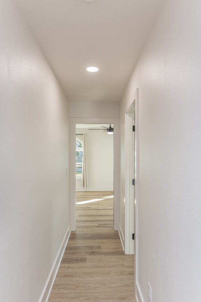 Building Photo - 2540 Hallmark Dr