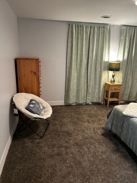 Building Photo - 89 2nd St