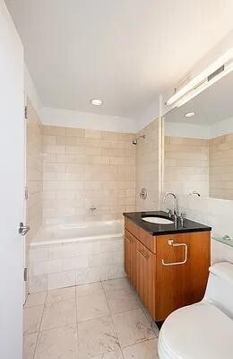 Building Photo - 11 E 29th St