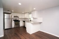 Building Photo - 2 bedroom in Chicago IL 60641