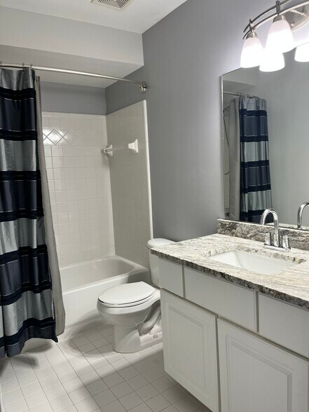 Building Photo - 4455 Park Place Dr