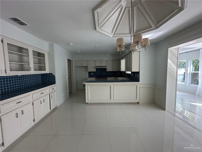 Building Photo - 23 N St