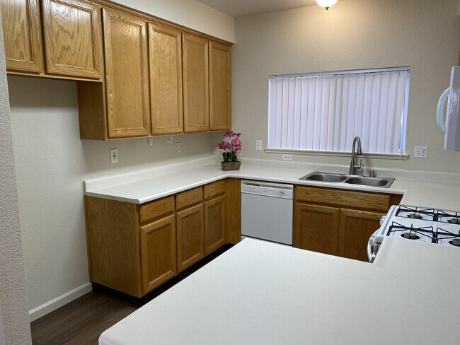 Building Photo - 2901 Snyder Ave