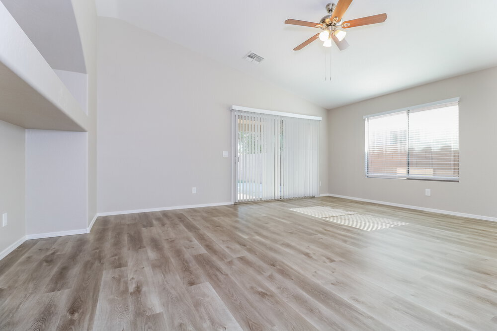 Building Photo - 11333 W Buchanan St