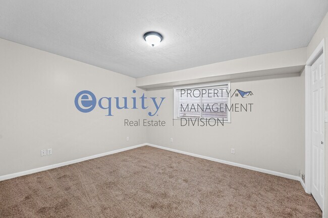 Building Photo - 7102 Brookhill Dr E