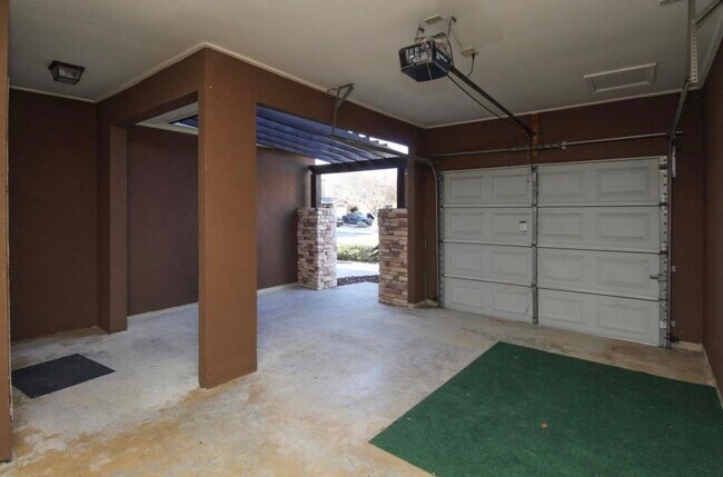 Building Photo - 2619 San Isidro Pkwy