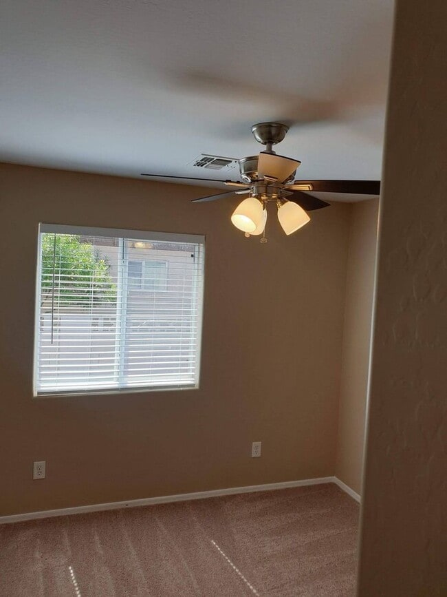 Building Photo - Charming 3BR House in Phoenix