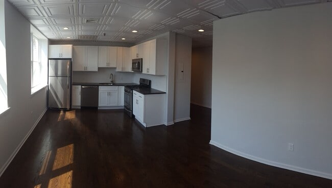 Building Photo - 331 Bloomfield Ave