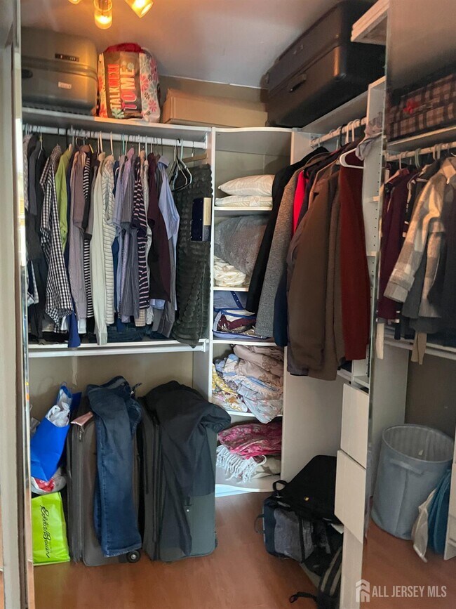 Building Photo - 5192 Beech Ct