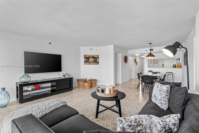 Building Photo - 5757 Collins Ave