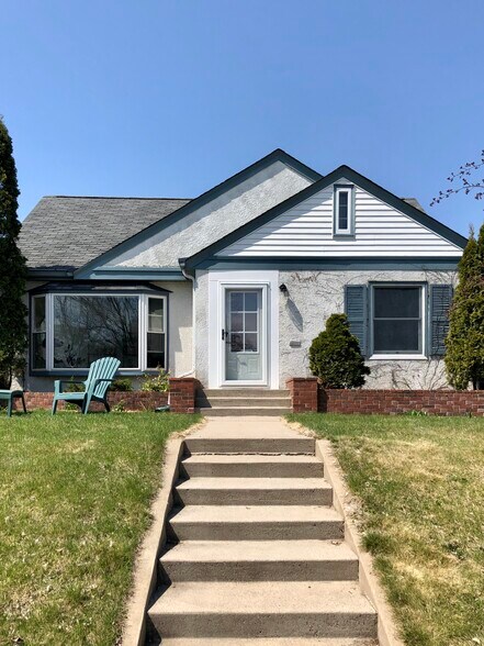 Building Photo - 4425 York Ave N