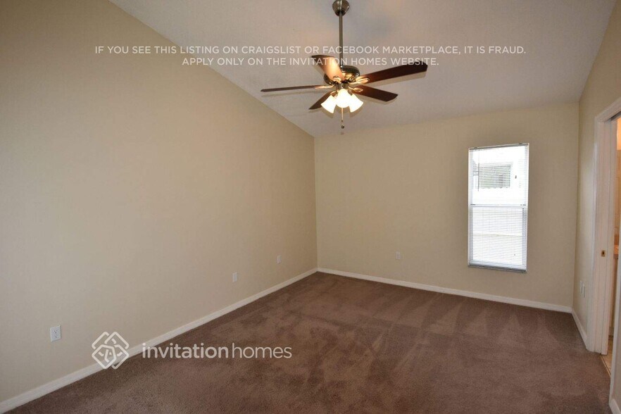 Building Photo - 549 Lancer Oak Dr