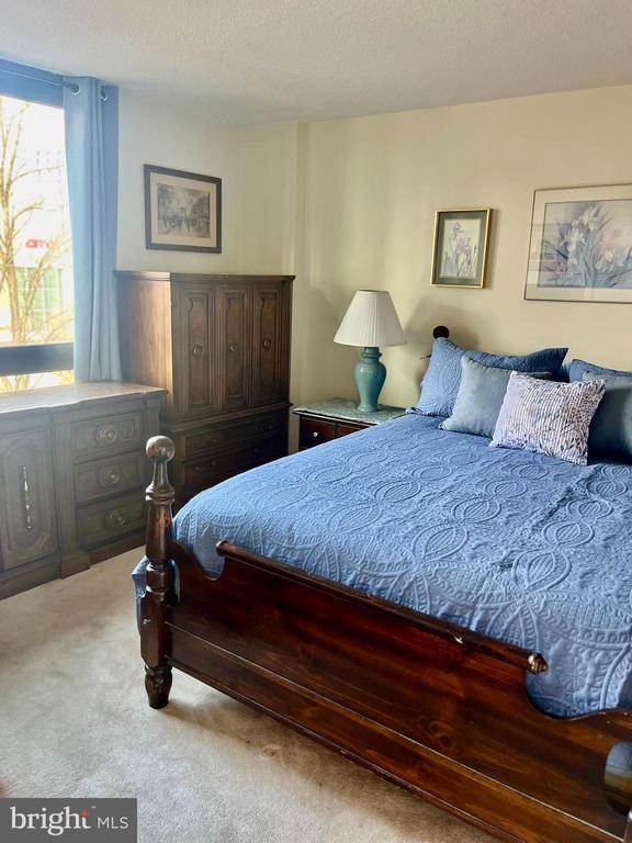 Building Photo - 1808 Old Meadow Rd