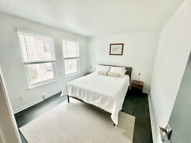 Building Photo - 1738 Brookhaven Cir W