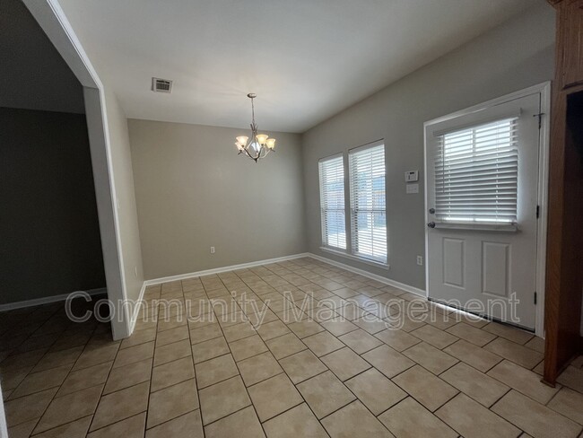 Building Photo - 40357 Creekway Cove Ct