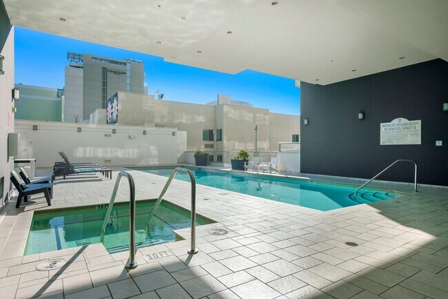 Building Photo - Sunny East Village 2-Bedroom at Alta! Smal...