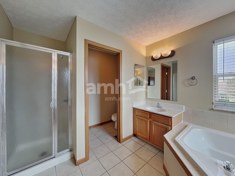 Building Photo - 4284 Promenade Ave