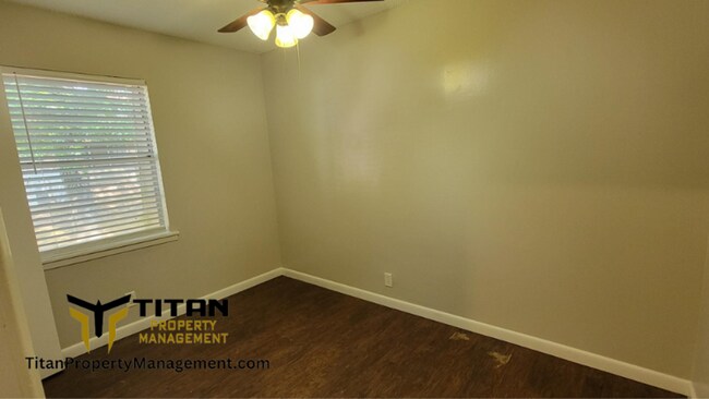 Building Photo - 2bed/1bath Townhouse