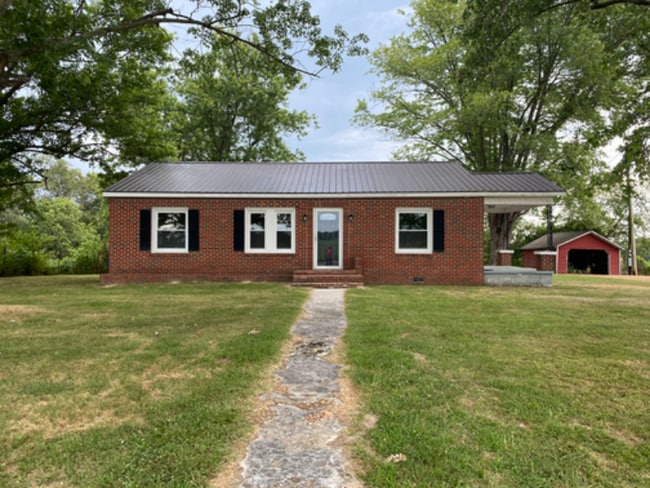 Primary Photo - 1036 Blue Springs Rd