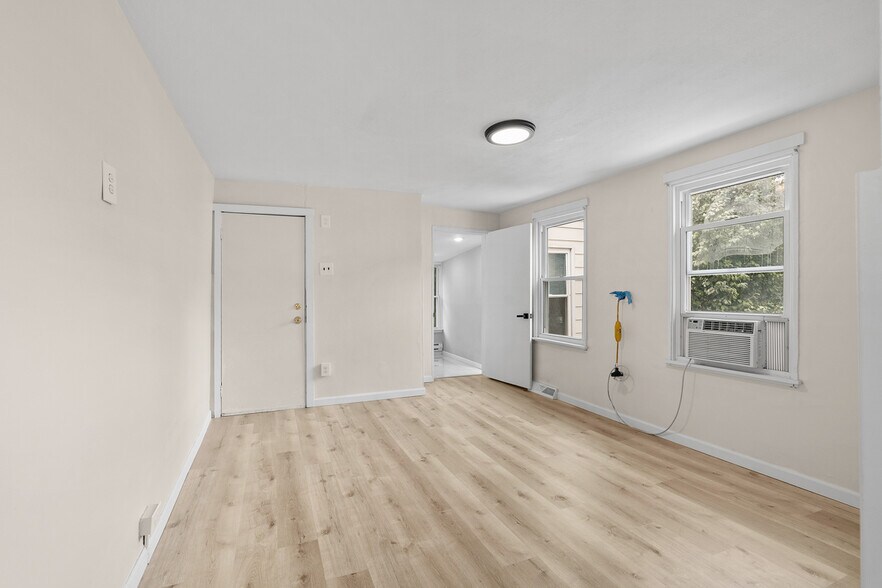 Building Photo - 138 S 17th St