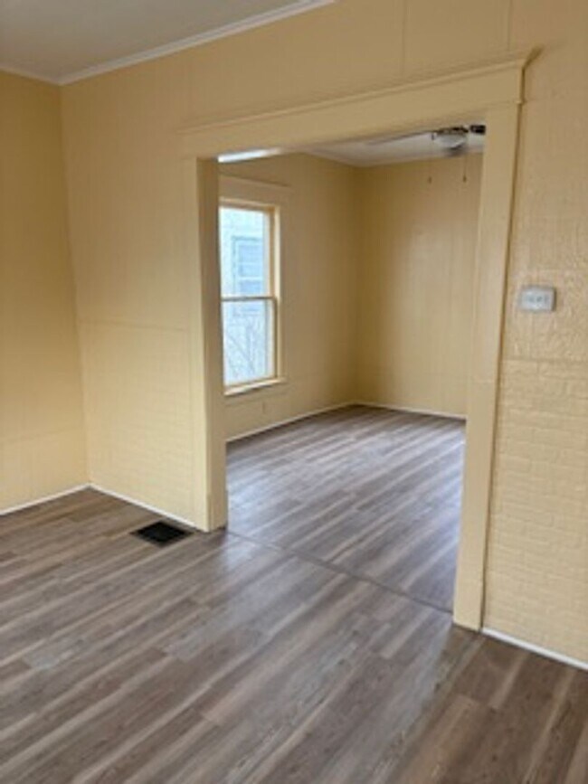 Building Photo - 3 BR house, garage, fenced yard