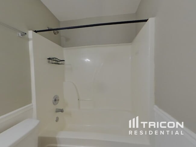 Building Photo - 4550 Talon Way