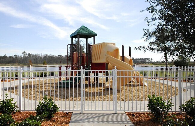 Building Photo - Beautiful 3/3 w/ 2 Car Garage in Gated Vil...