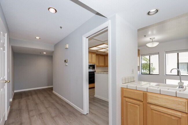 Building Photo - 432 Portofino Dr