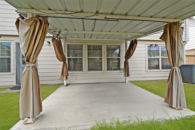 Building Photo - 15822 Kings Cypress Ln