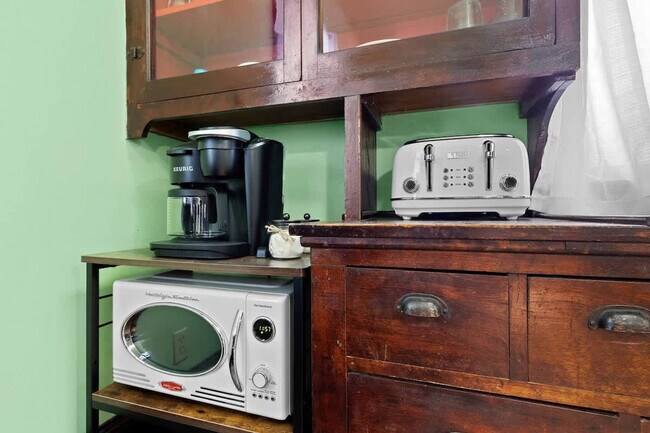 Building Photo - 100 W Main St