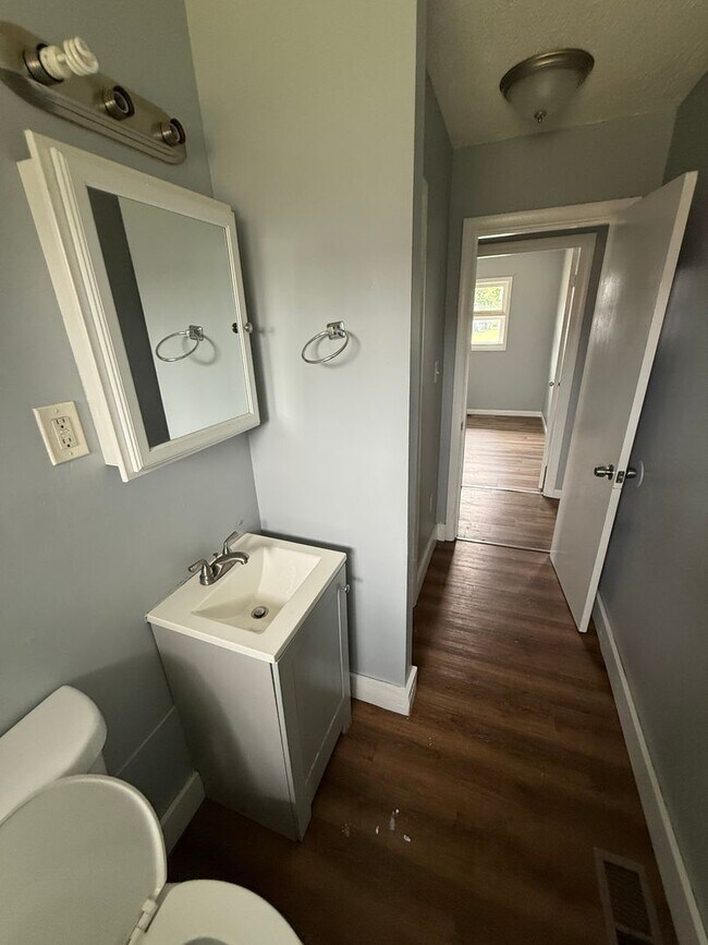 Building Photo - 1609 Armand Dr
