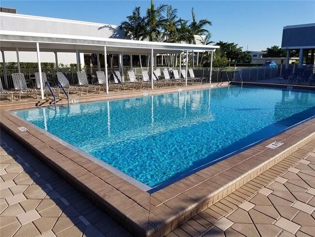 Building Photo - 452 Durham O