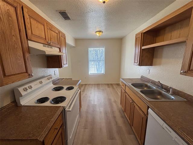 Building Photo - 300 S Magnolia St