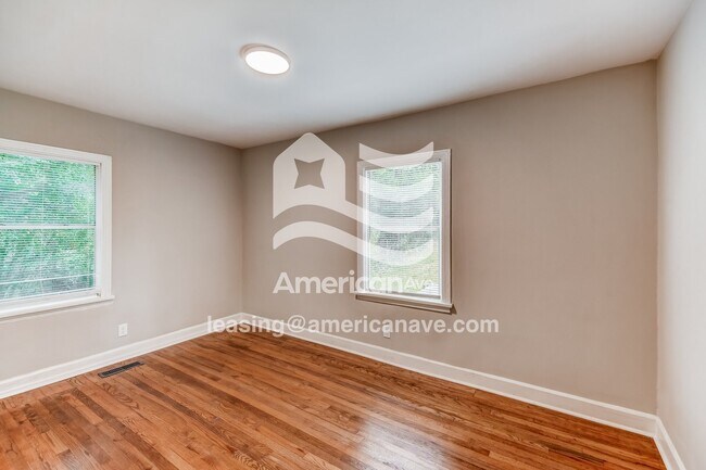 Building Photo - 4808 Court I