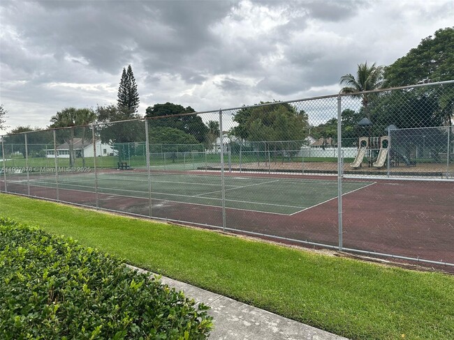 Building Photo - 1830 Banyan Creek Cir N