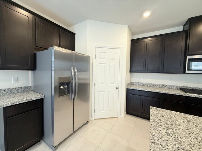 Building Photo - Modern Brand New Summerlin Home with 5 Bedrooms, Loft & Upgraded Finishes