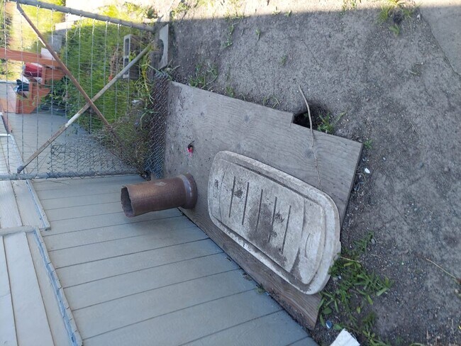 Building Photo - Charming Tacoma Home on a Peaceful Corner Lot!