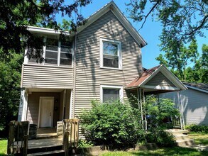 Building Photo - 1557-1559 Forrest NE