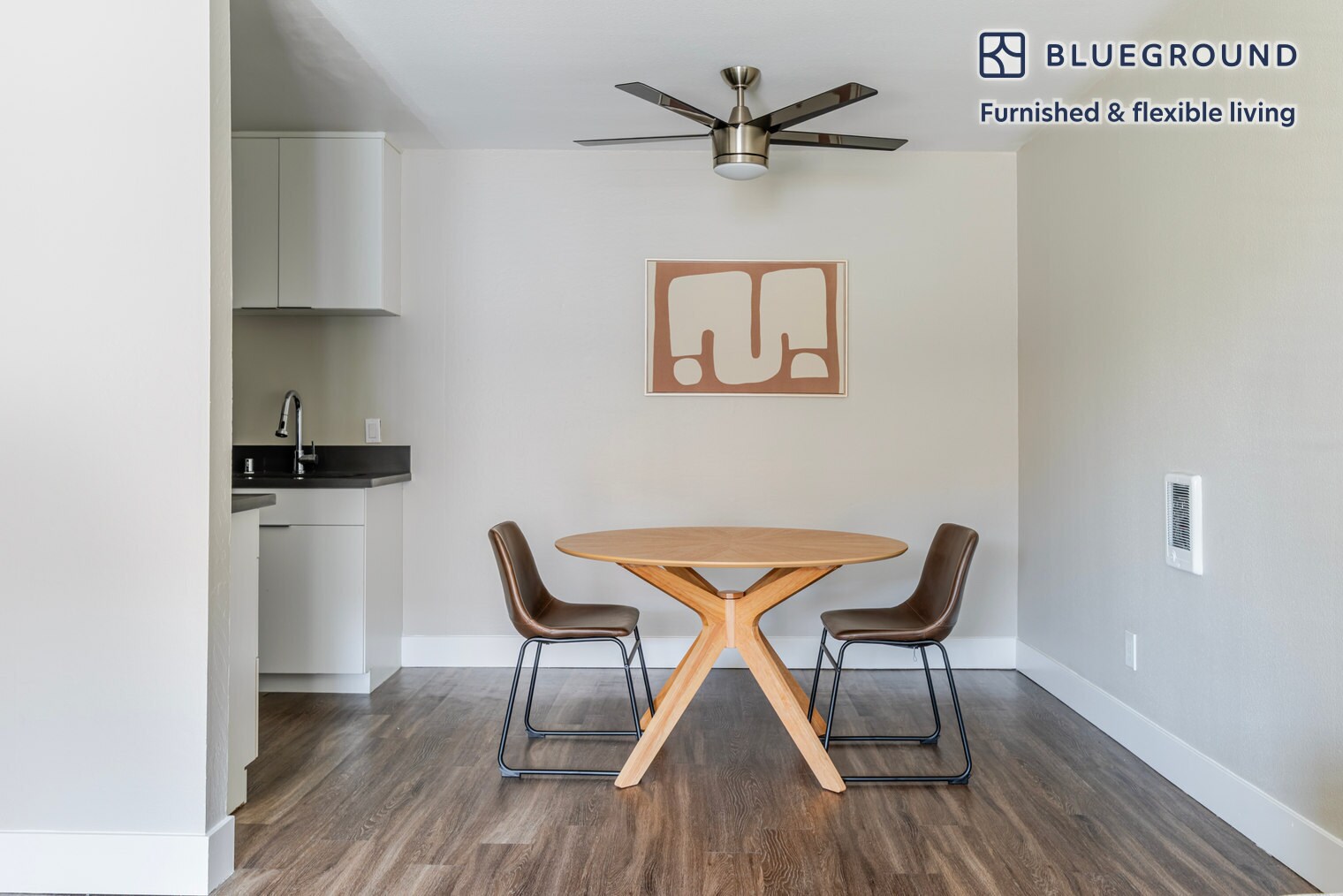 Building Photo - 950 E Hillsdale Blvd