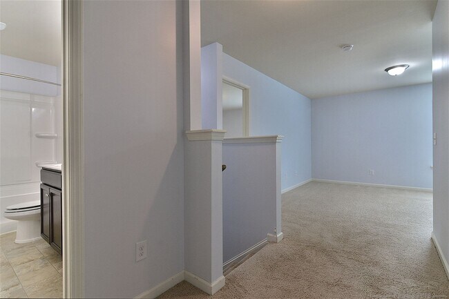 Building Photo - 804 Sunseeker Dr