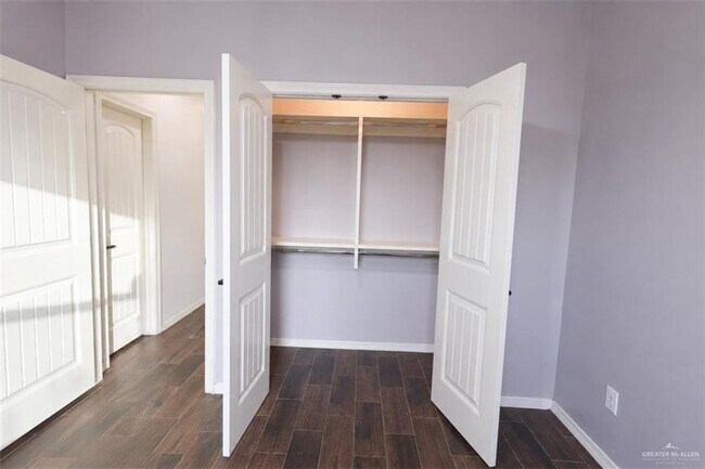 Building Photo - 5305 Ginko Dr