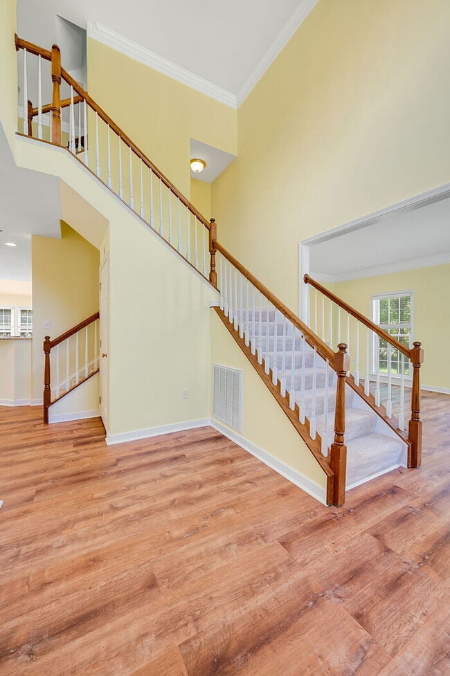Building Photo - Spacious 5 Bedroom Home in Moseley – $3,800/mo