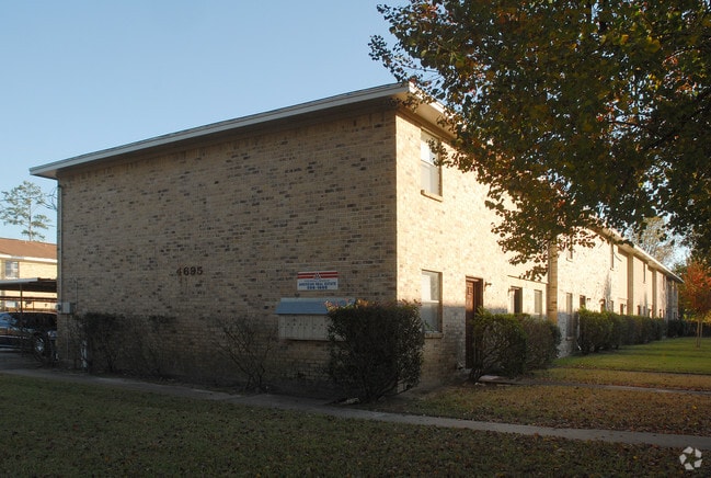 Primary Photo - Collier Square Townhomes